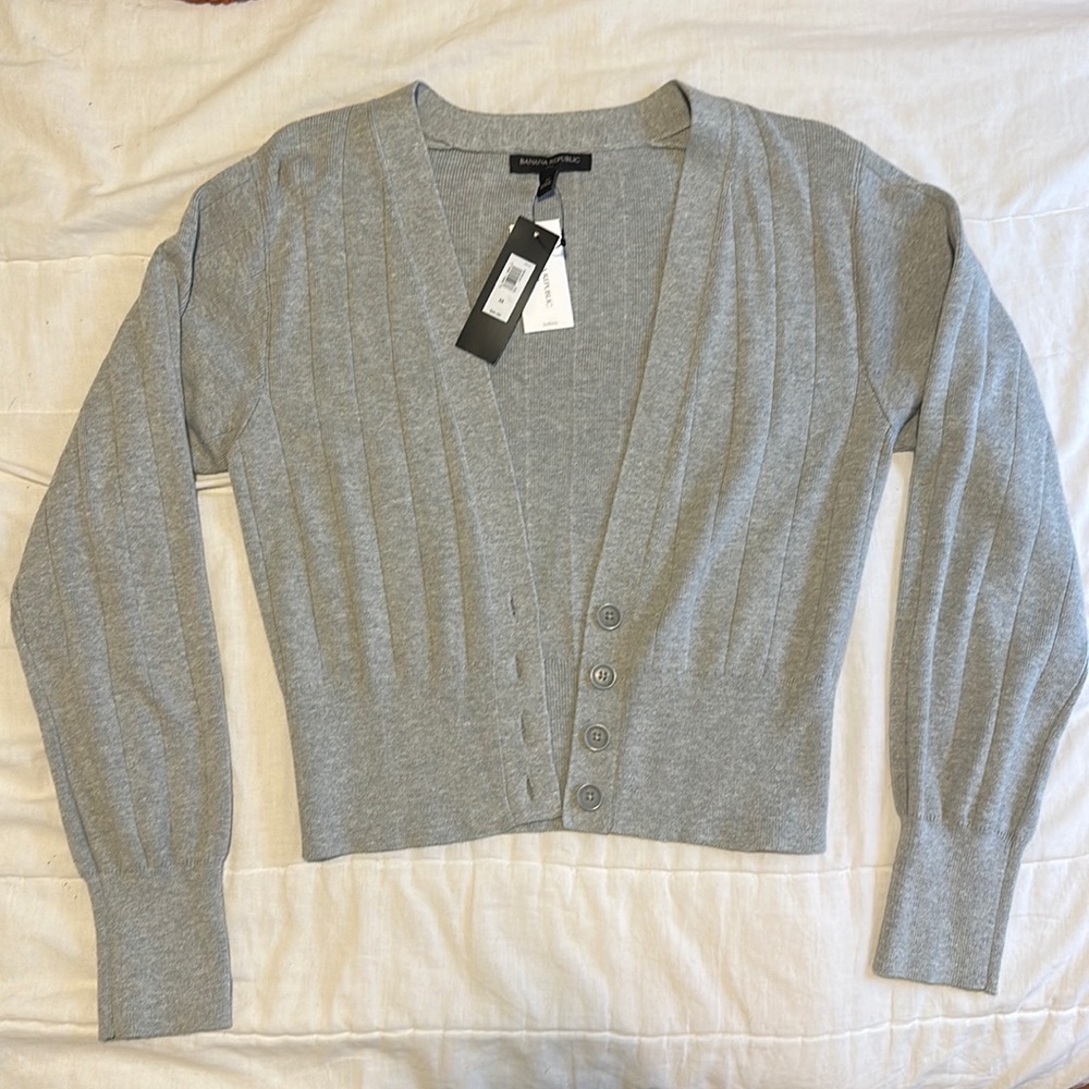 Brand new, never worn Banana Republic sweater size medium with tags